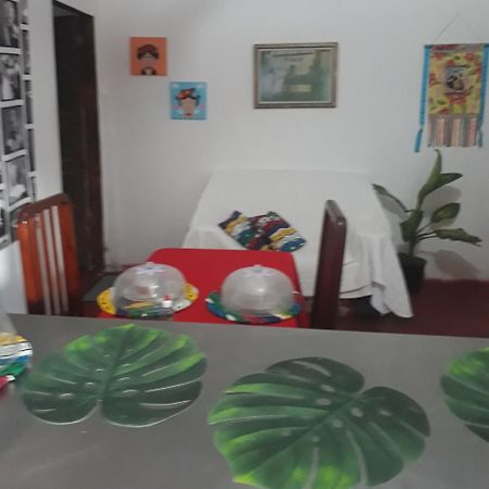 لورو دي فريتاس Perto Do Aeroporto De Salvador - Dona Pitanga Hostel المظهر الخارجي الصورة