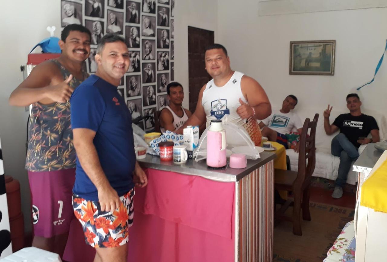 لورو دي فريتاس Perto Do Aeroporto De Salvador - Dona Pitanga Hostel المظهر الخارجي الصورة