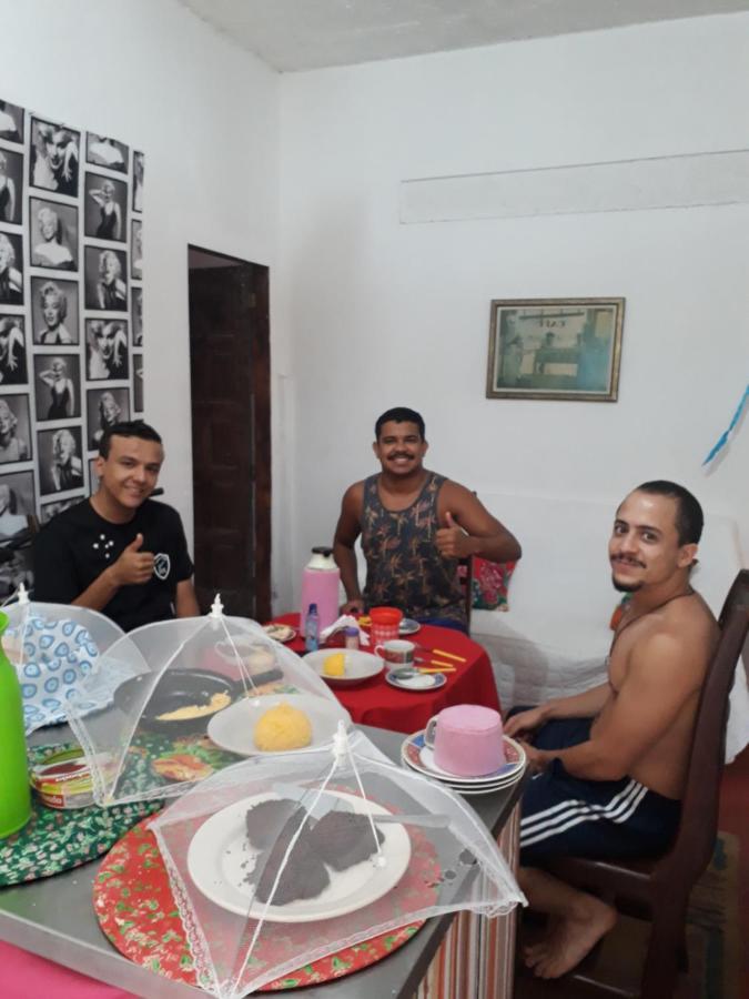 لورو دي فريتاس Perto Do Aeroporto De Salvador - Dona Pitanga Hostel المظهر الخارجي الصورة