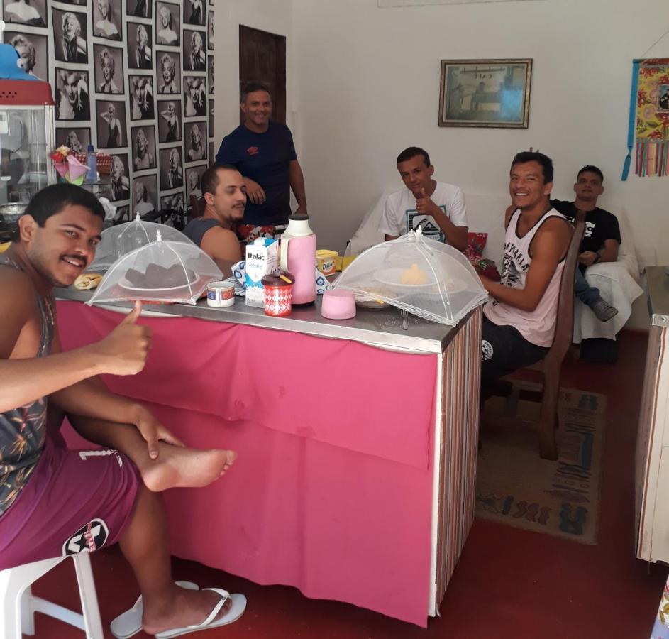 لورو دي فريتاس Perto Do Aeroporto De Salvador - Dona Pitanga Hostel المظهر الخارجي الصورة